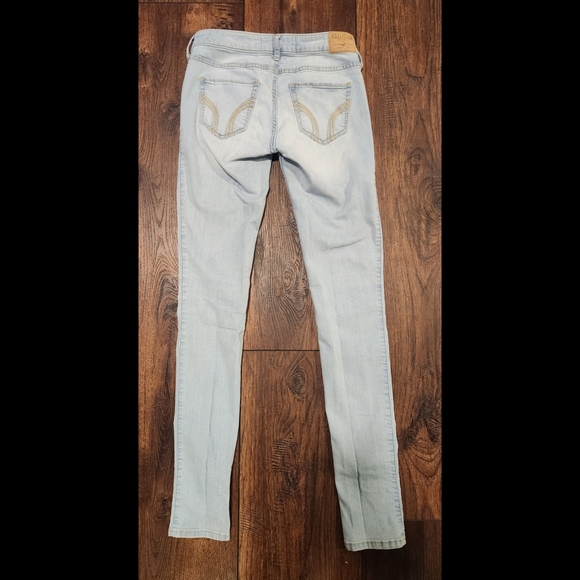 Hollister Skinny Jeans - Picture 3 of 12